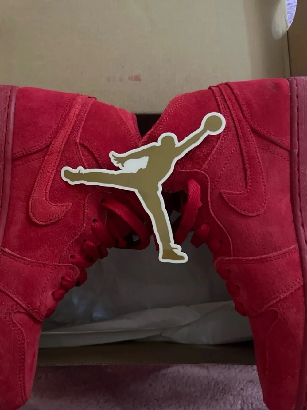 Jordan Low-Top Sneakers in Red Suede